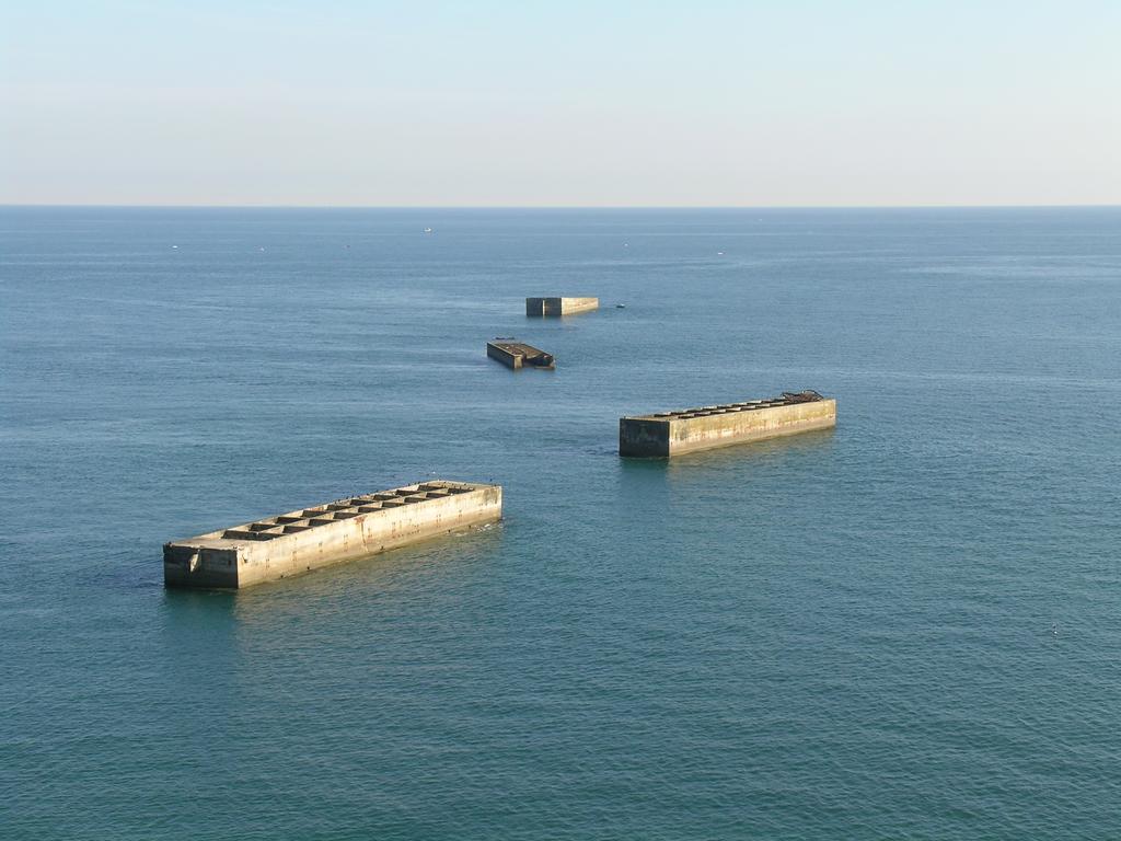 לינה וארוחת בוקר באיו Logis Les Remparts מראה חיצוני תמונה